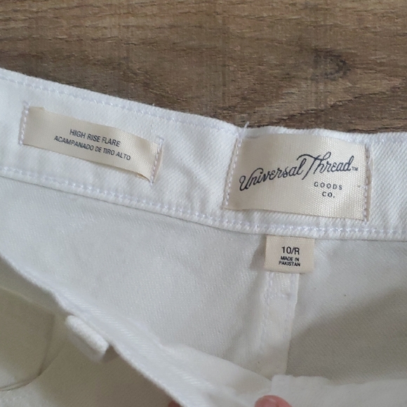 NWT Universal Thread Size 10 White Flare Jeans - Picture 4 of 7